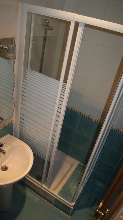 فندق Casa Huesped Magdalena مدريد الغرفة الصورة